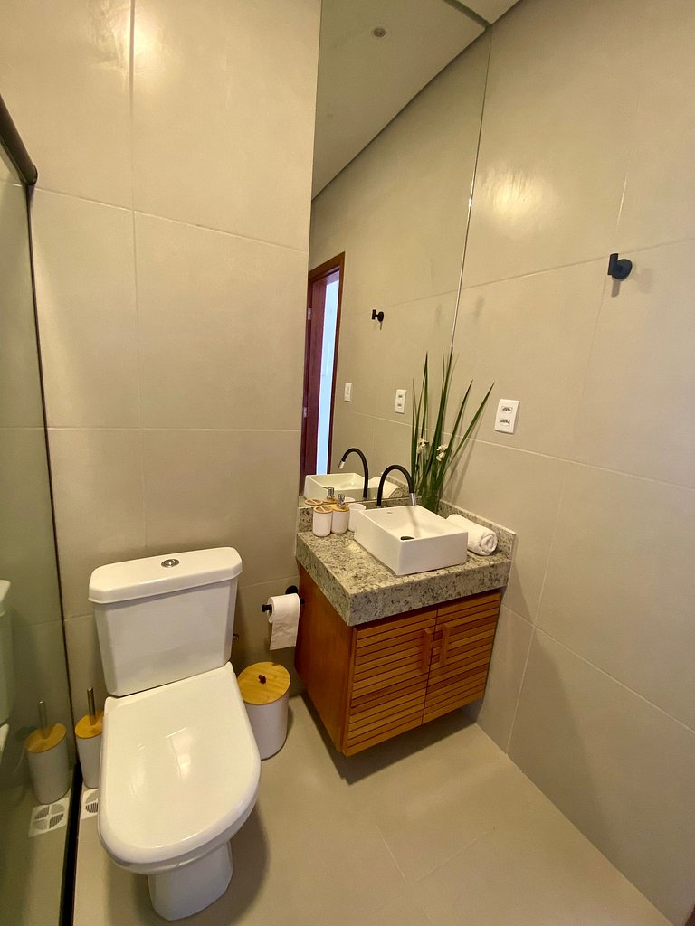 Bright studio apartment just steps from the beach