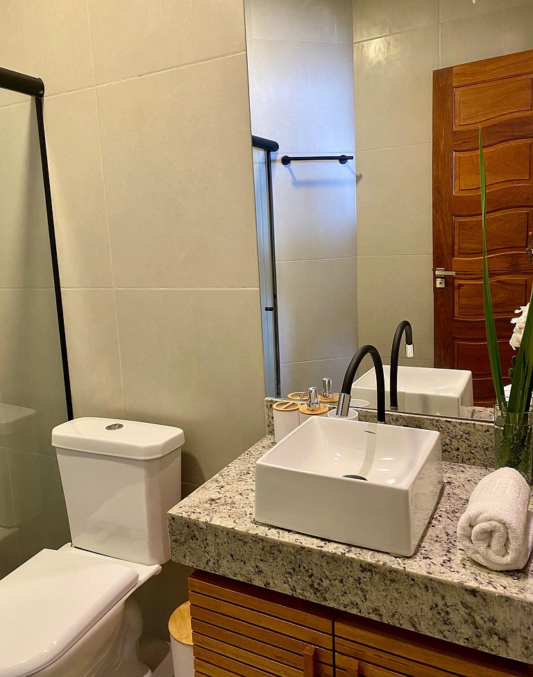 Bright studio apartment just steps from the beach