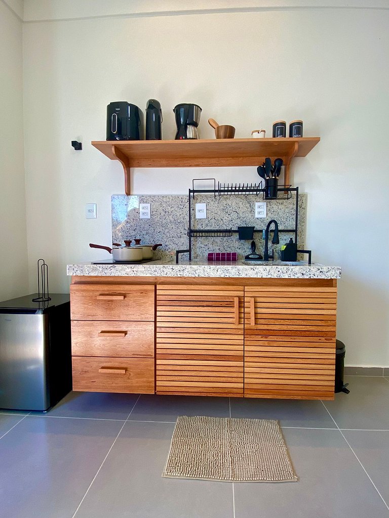 Bright studio apartment just steps from the beach