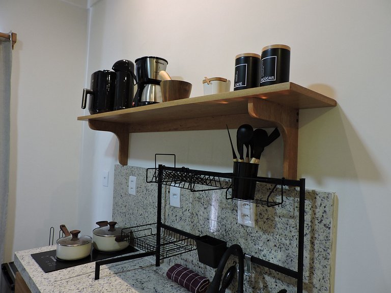 Bright studio apartment just steps from the beach