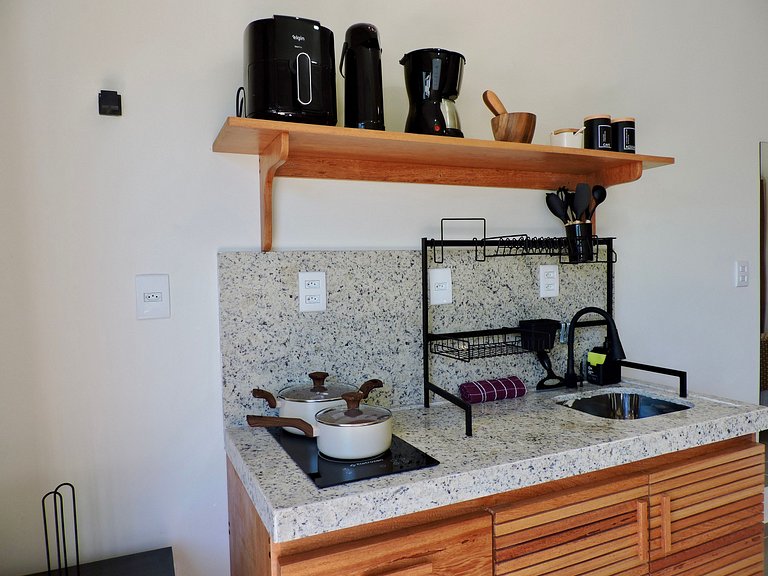 Bright studio apartment just steps from the beach