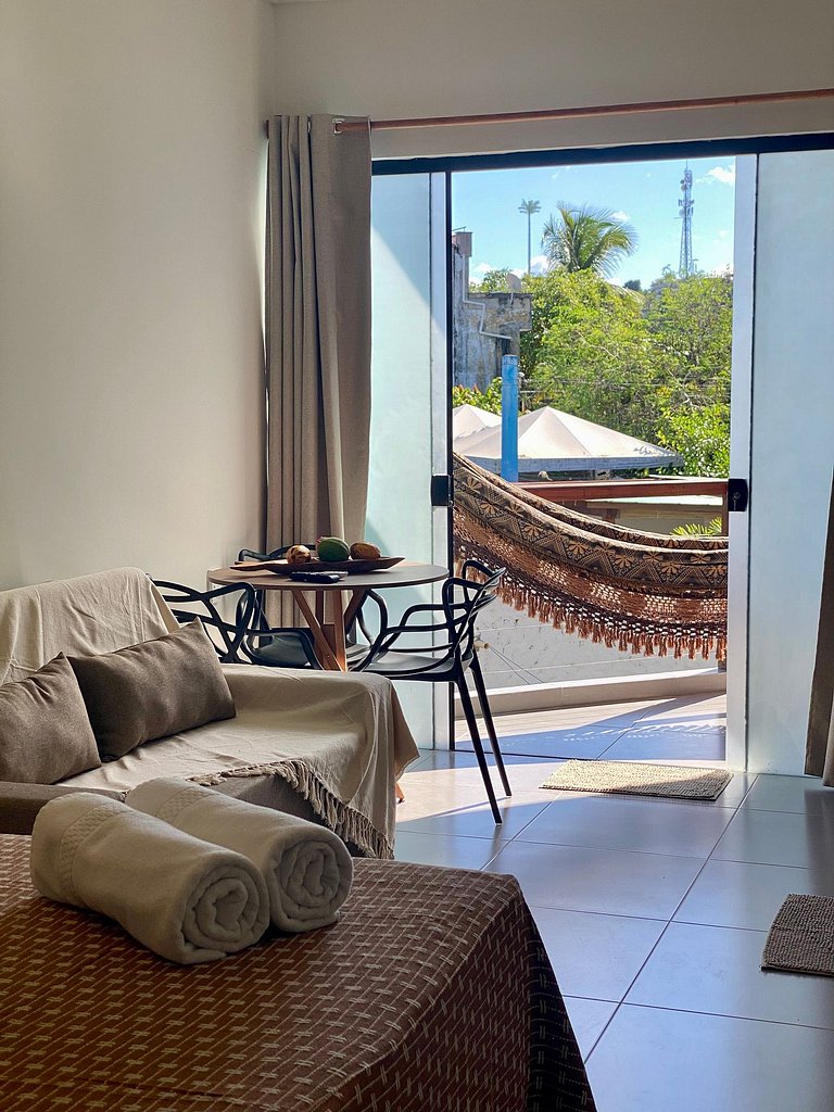 Bright studio apartment just steps from the beach