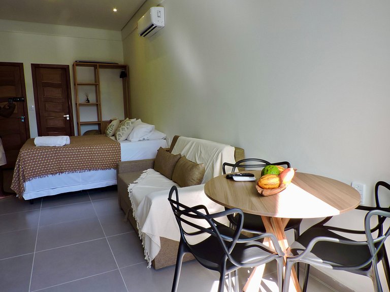 Bright studio apartment just steps from the beach