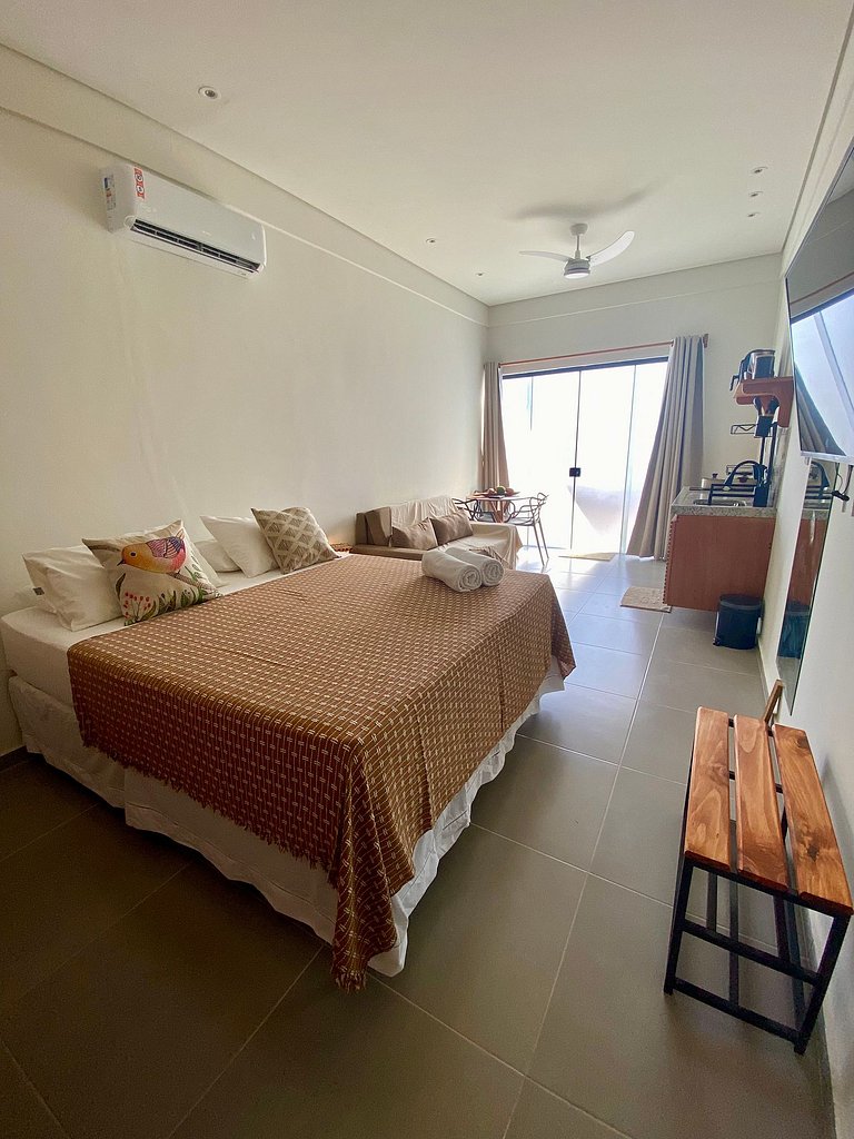 Bright studio apartment just steps from the beach