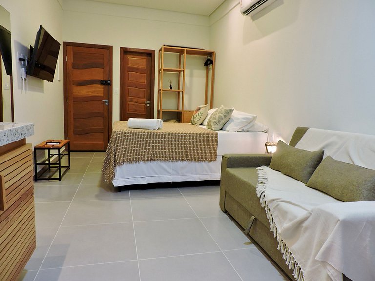 Bright studio apartment just steps from the beach