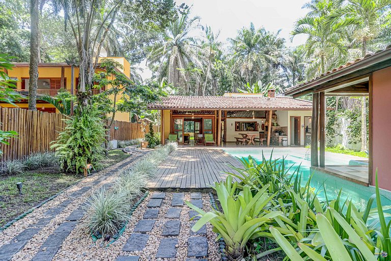 Casa Clareia: Piscina e próximo da Praia da Concha