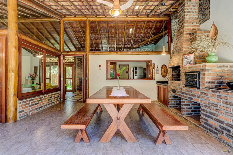 Casa Clareia: Piscina e próximo da Praia da Concha