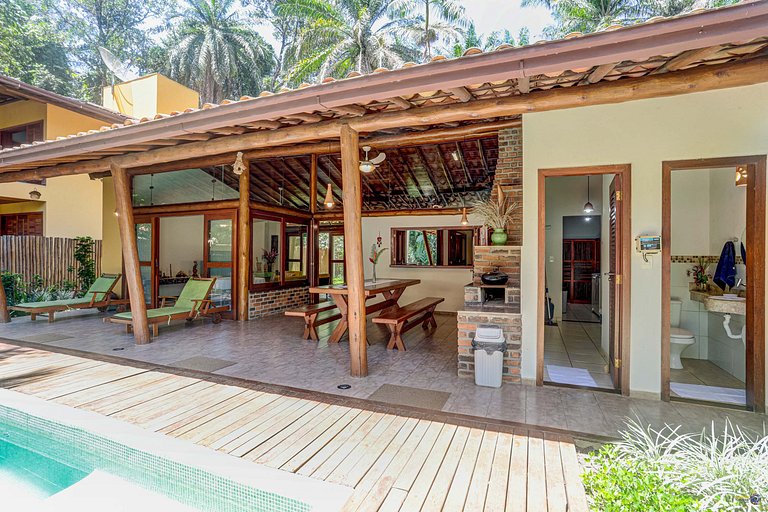 Casa Clareia: Piscina e próximo da Praia da Concha