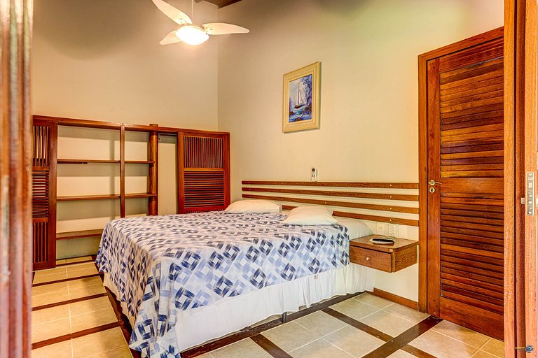 Casa Clareia: Piscina e próximo da Praia da Concha