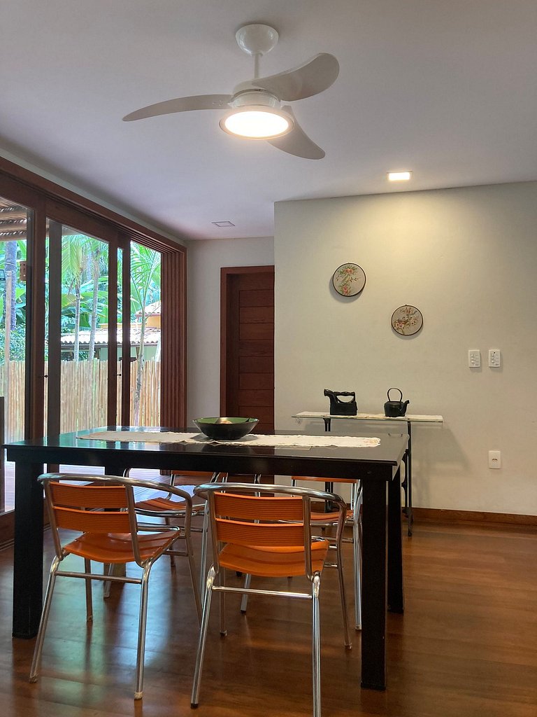 Casa Clareia, para 12 pessoas c/ piscina e próximo da praia