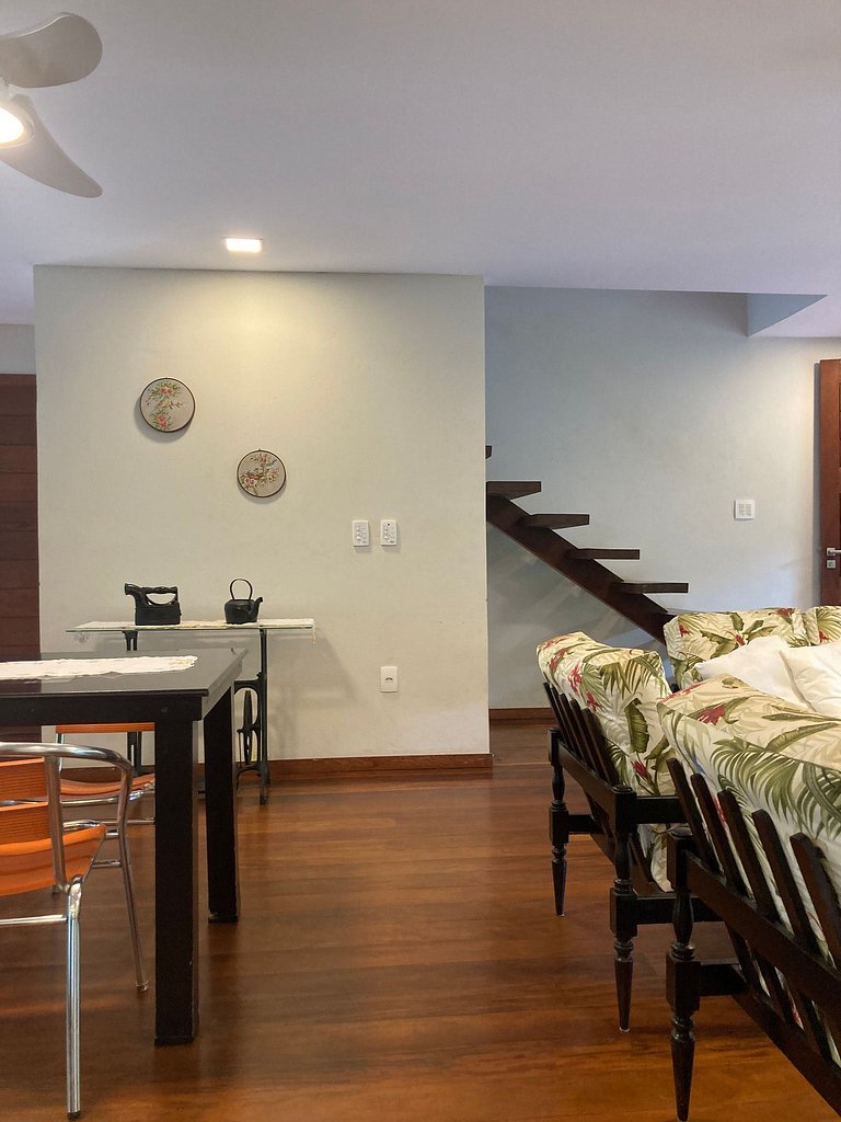 Casa Clareia, para 12 pessoas c/ piscina e próximo da praia