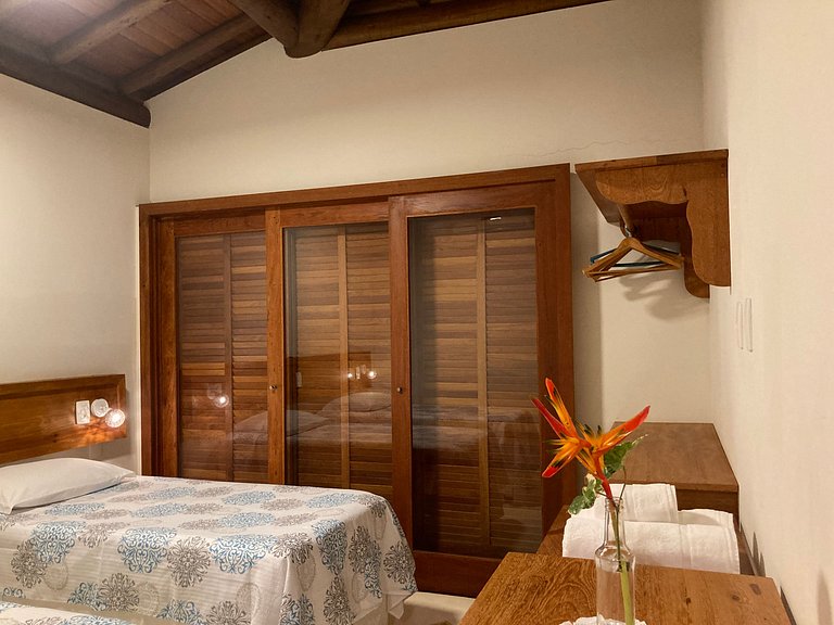 Casa Clareia, para 12 pessoas c/ piscina e próximo da praia