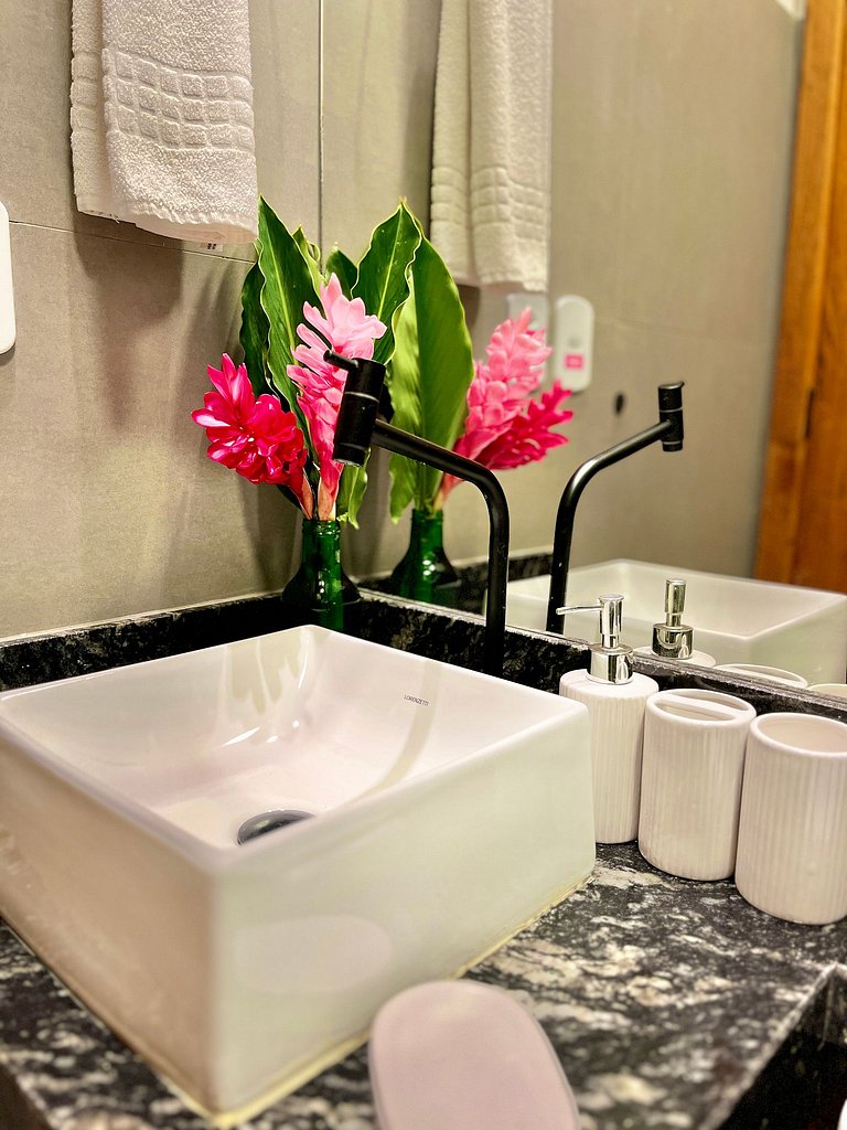 Kaya: Refúgio Moderno e Sustentável perto da Praia