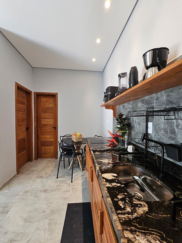 Apto Moderno: Ar, Cozinha e Praia da Concha