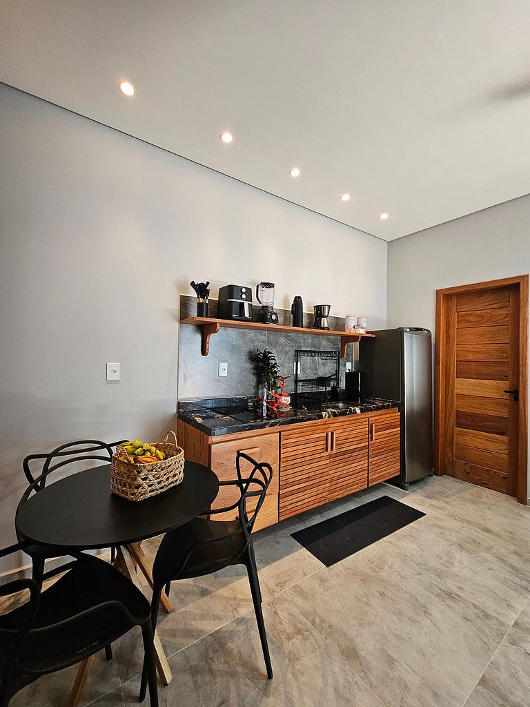 Apto Moderno: Ar, Cozinha e Praia da Concha