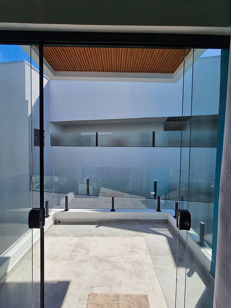 Apto superior novo perto Praia da Concha e Pituba